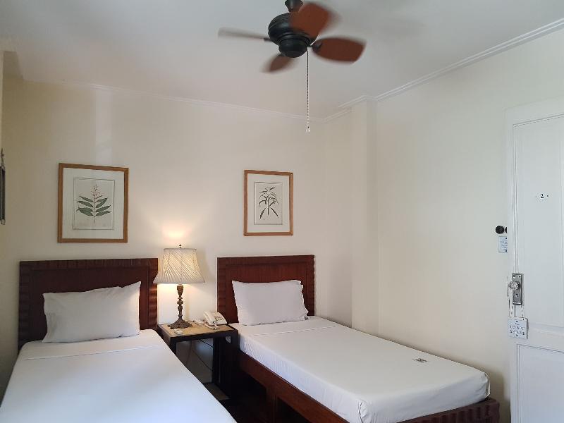 Charming La Casita Mercedes, 5Br And 5Tb For Family And Friends Staycation Makati City Bagian luar foto